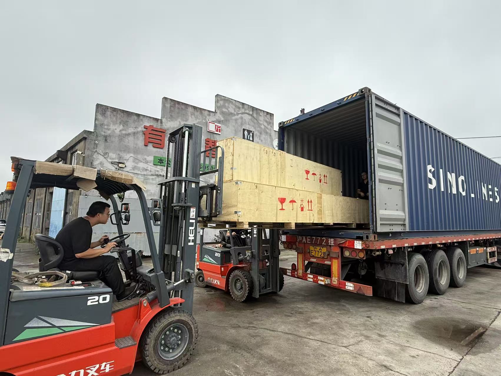 中国台湾客户定制的多台双鱼座3.0洗车机发货